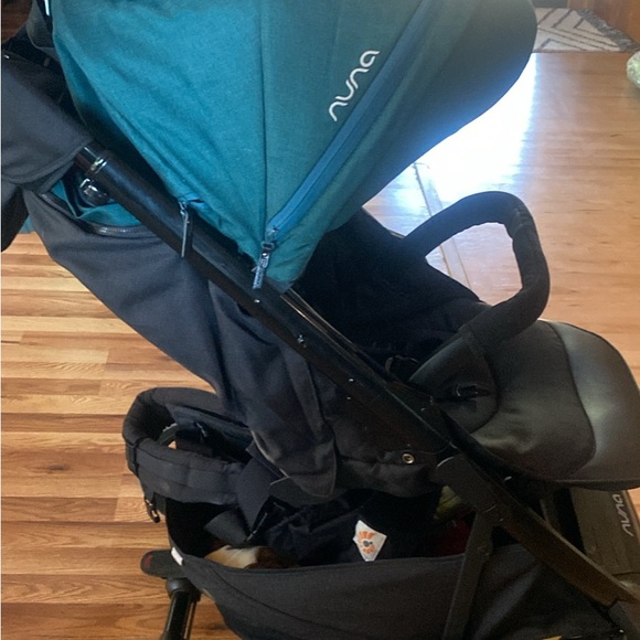 Nuna Other - Nuna car seat/with base and stroller Teal and Black